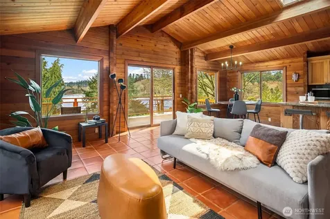 8121 SW 222nd Place Vashon WA 98070