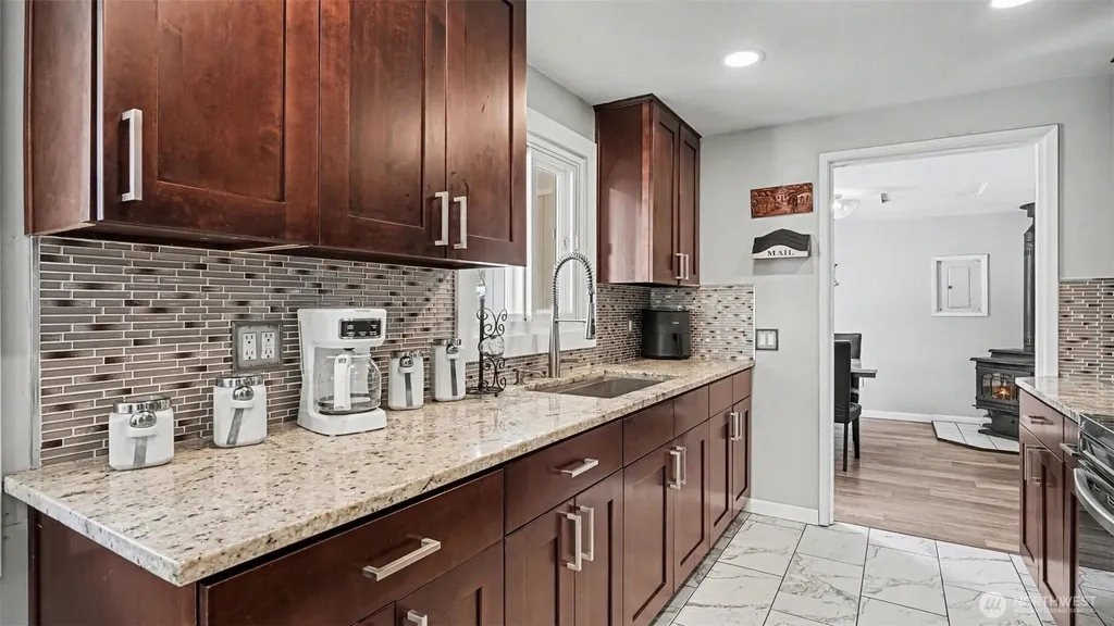 20005 14th Avenue S Seatac WA 98198