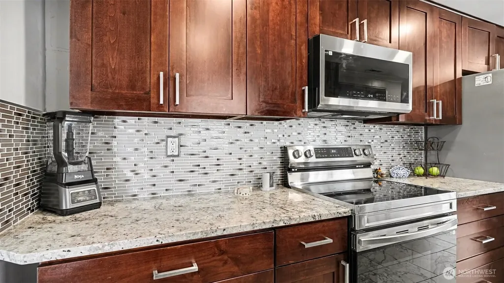 20005 14th Avenue S Seatac WA 98198