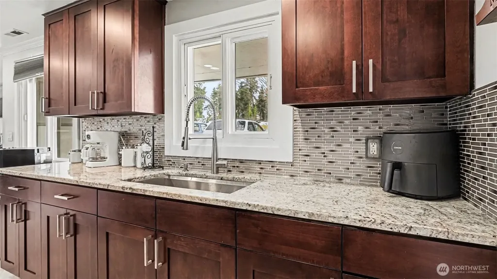 20005 14th Avenue S Seatac WA 98198
