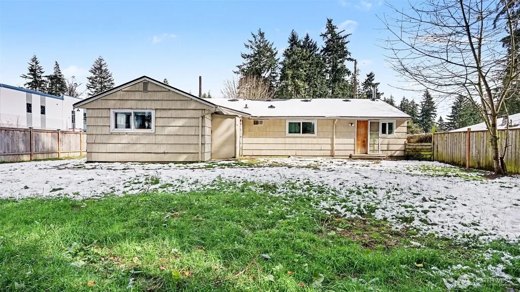 20005 14th Avenue S Seatac WA 98198