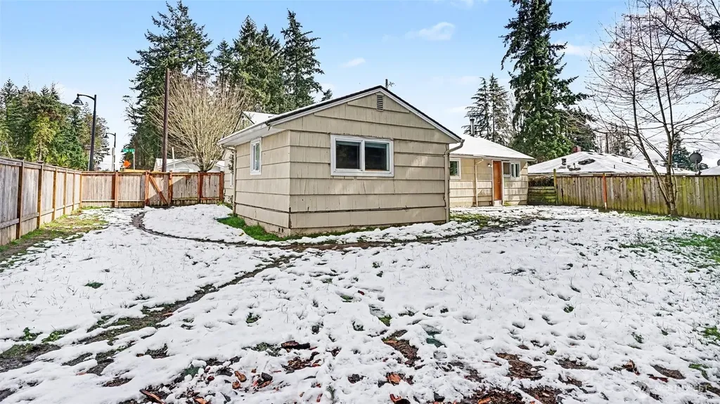 20005 14th Avenue S Seatac WA 98198