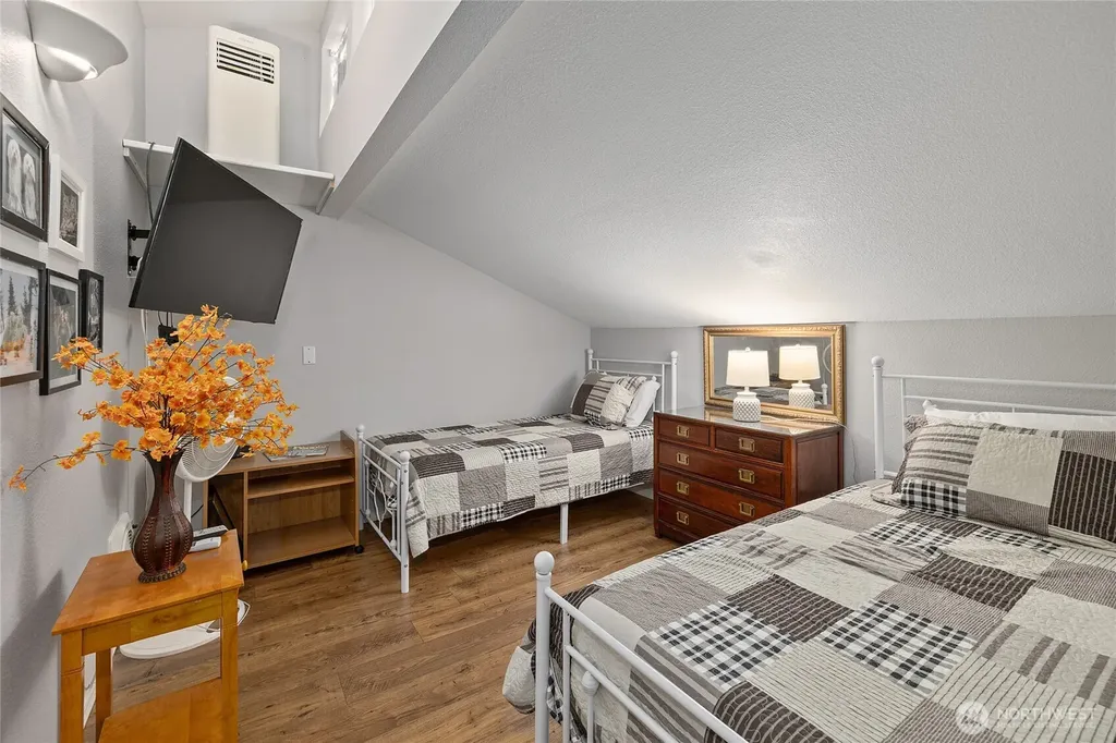 8903 Crescent Bar Road NW Quincy WA 98848