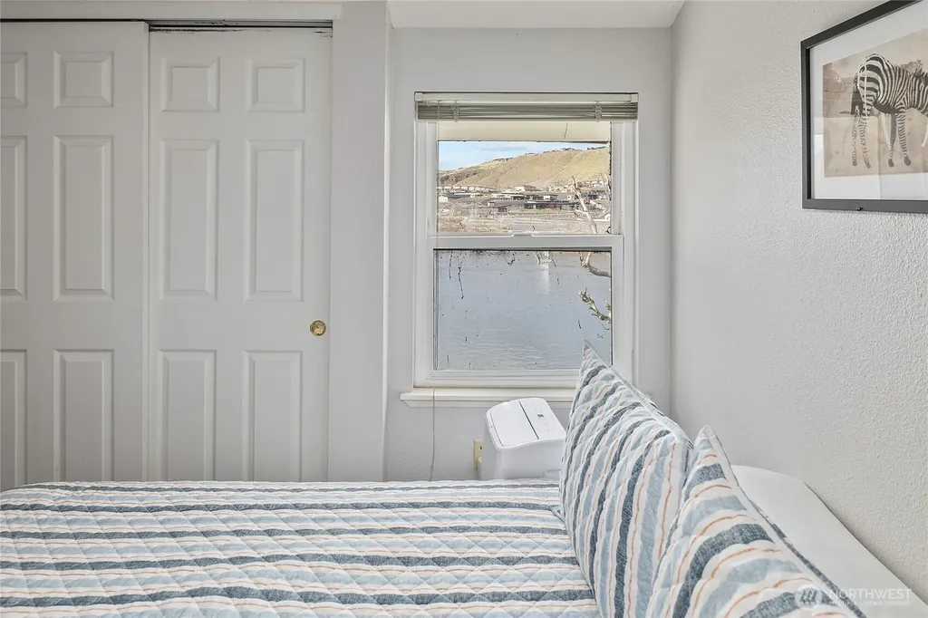 8903 Crescent Bar Road NW Quincy WA 98848