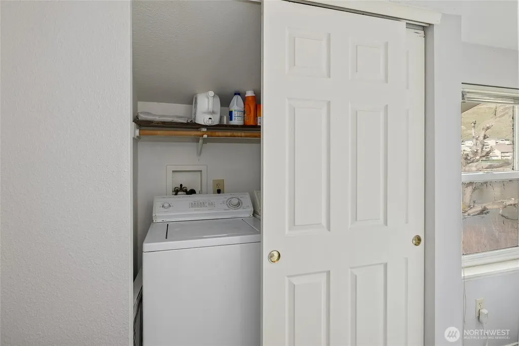 8903 Crescent Bar Road NW Quincy WA 98848