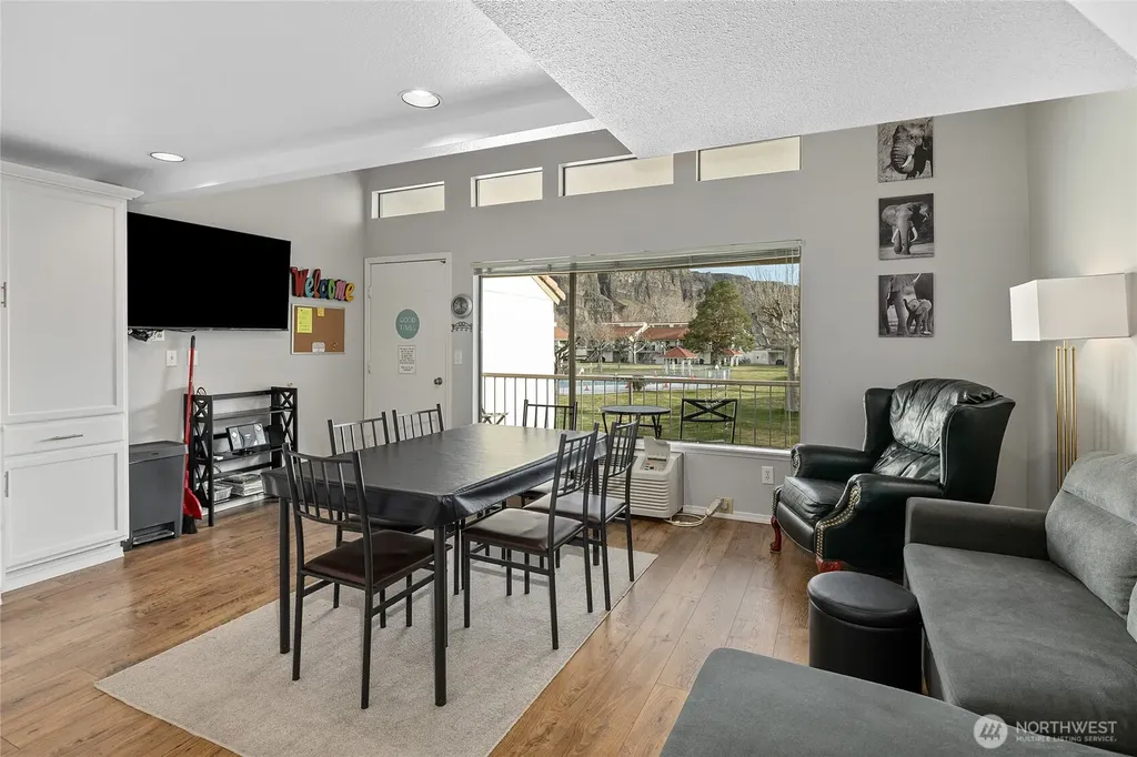 8903 Crescent Bar Road NW Quincy WA 98848