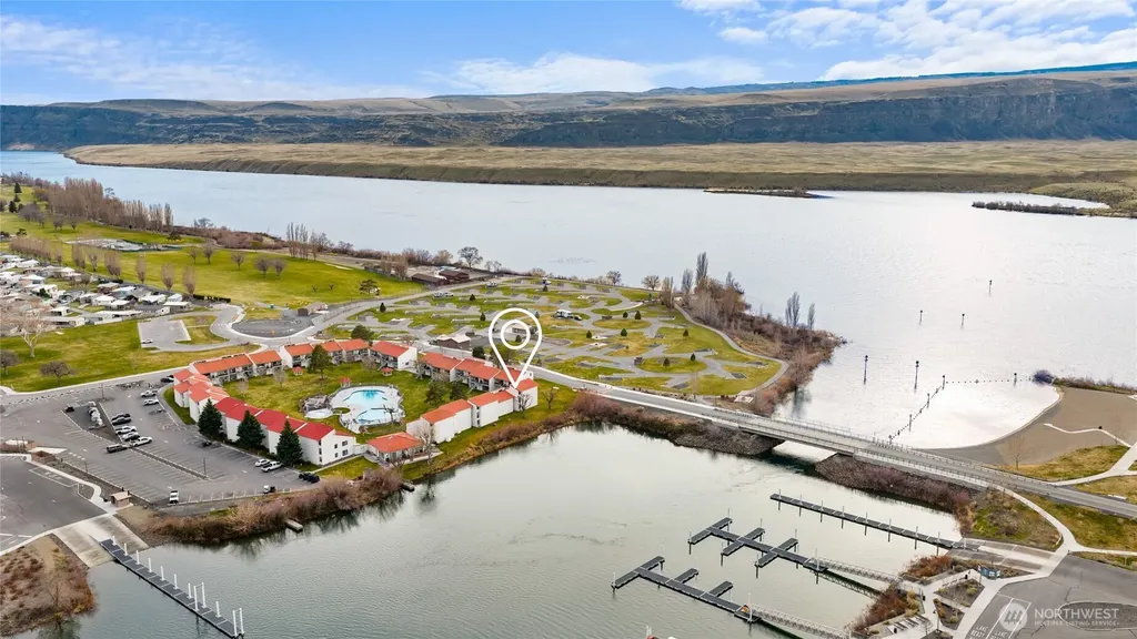 8903 Crescent Bar Road NW Quincy WA 98848