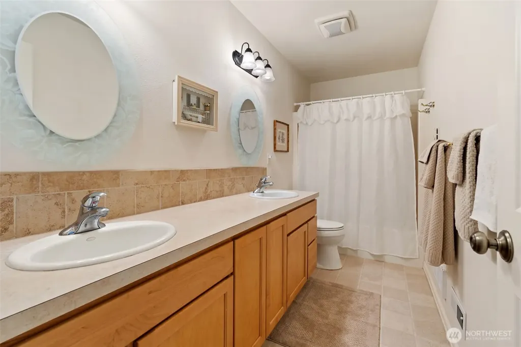 301 Russell Road Winlock WA 98596