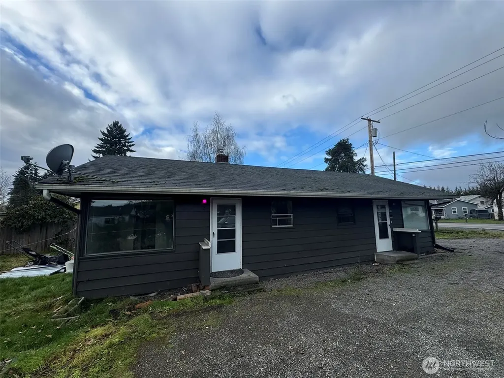 10908 Valley Avenue E Puyallup WA 98372