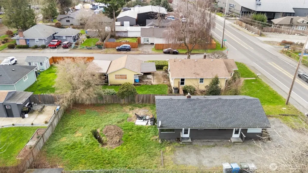 10908 Valley Avenue E Puyallup WA 98372
