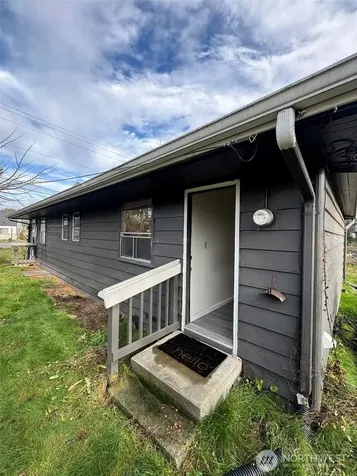 10908 Valley Avenue E Puyallup WA 98372