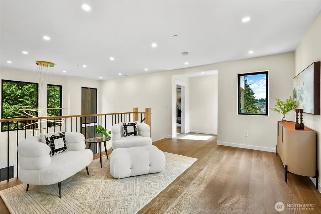 10823 SE 12th Street Bellevue WA 98004