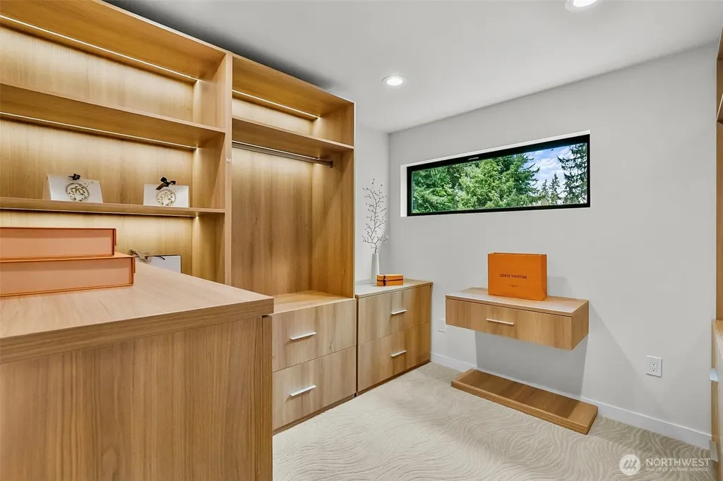 10823 SE 12th Street Bellevue WA 98004