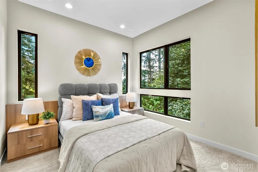10823 SE 12th Street Bellevue WA 98004