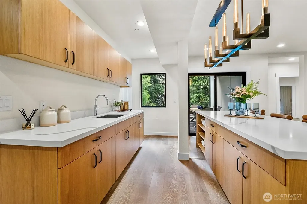 10823 SE 12th Street Bellevue WA 98004