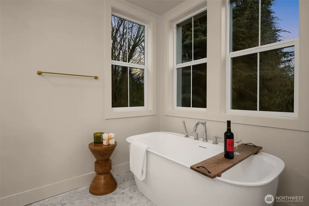 10612 NE 54th Lane Kirkland WA 98033