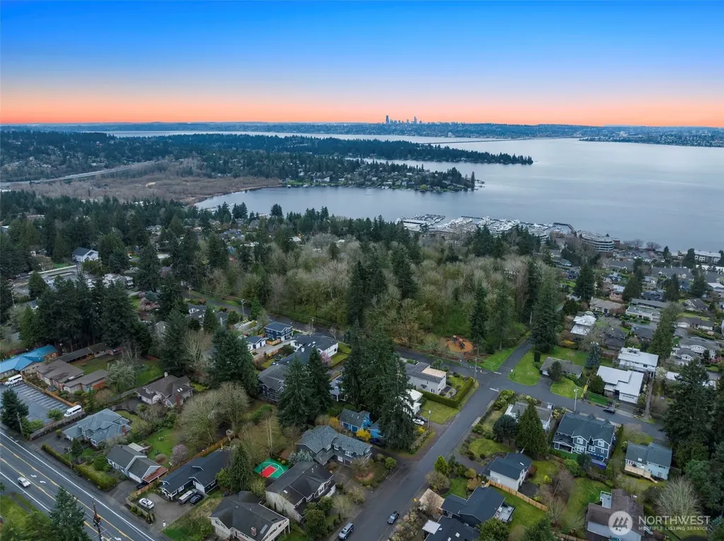 10612 NE 54th Lane Kirkland WA 98033