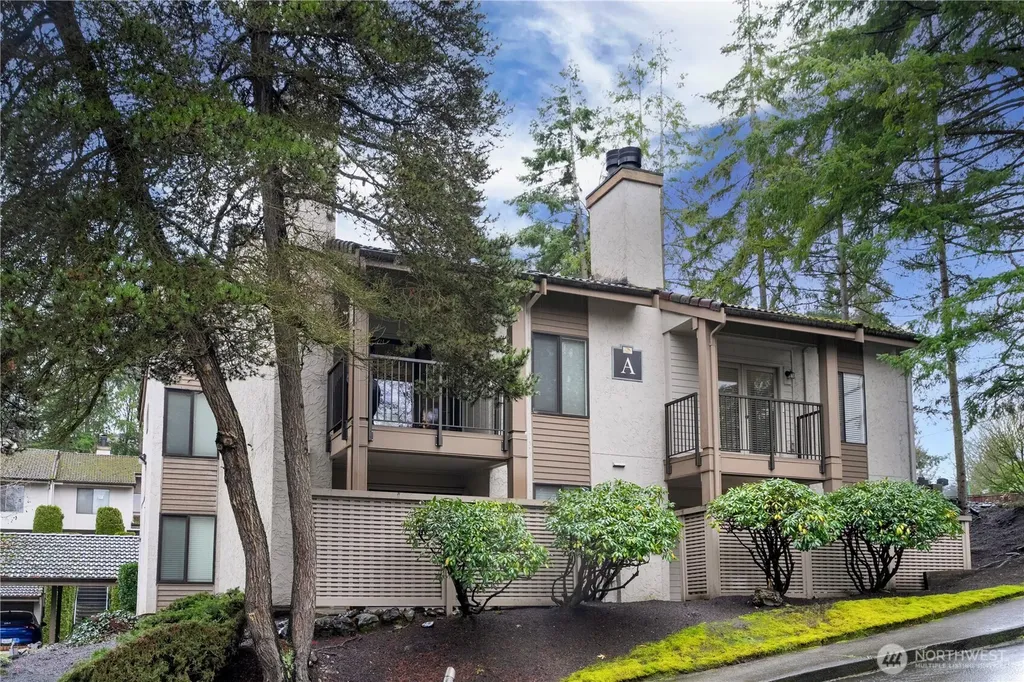10401 NE 32nd Place Bellevue WA 98004