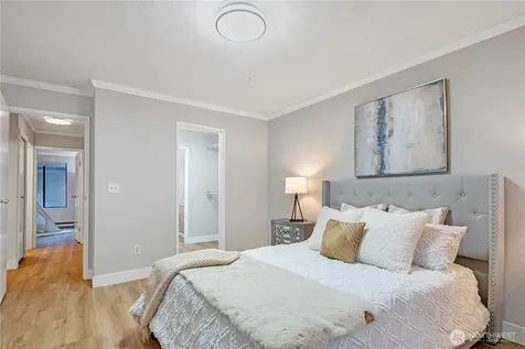 10401 NE 32nd Place Bellevue WA 98004