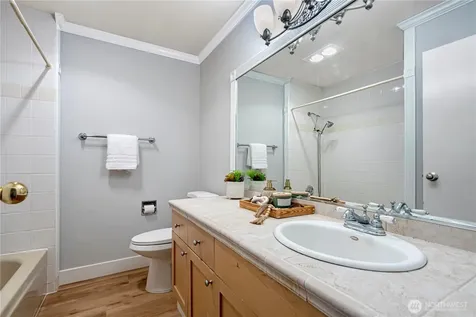 10401 NE 32nd Place Bellevue WA 98004