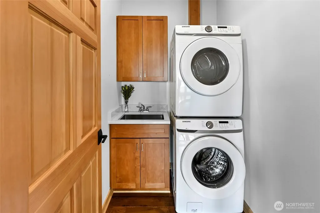 7618 NE Zachariasen Court Hansville WA 98340