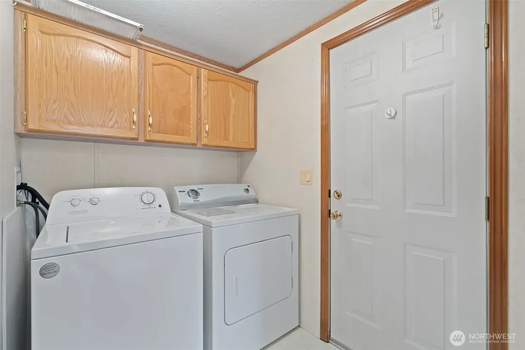 2408 Fords Prairie Centralia WA 98531