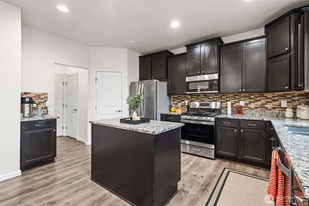 13829 67th Avenue E Puyallup WA 98373