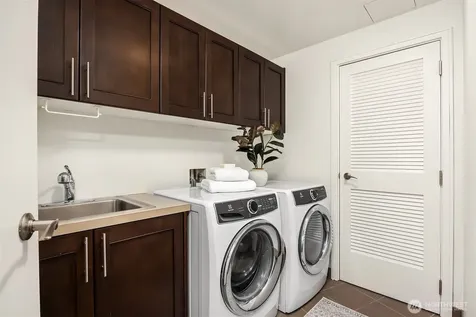 10650 NE 9th Place Bellevue WA 98004