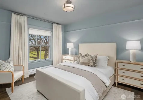4004 Washington Avenue W Seattle WA 98199