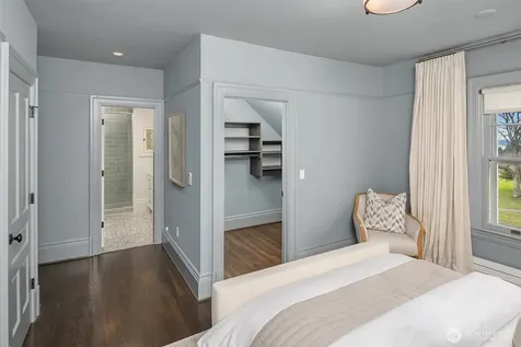 4004 Washington Avenue W Seattle WA 98199