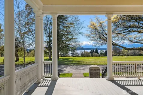 4004 Washington Avenue W Seattle WA 98199