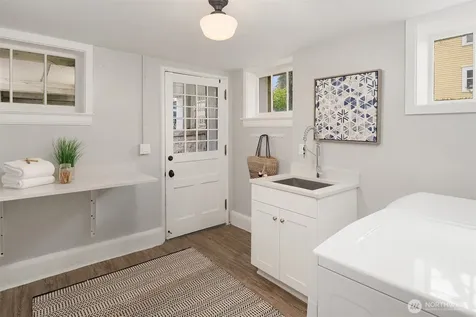 4004 Washington Avenue W Seattle WA 98199