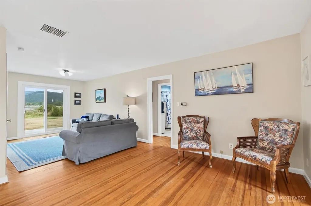 82 E Sunny Sands Road Cathlamet WA 98612