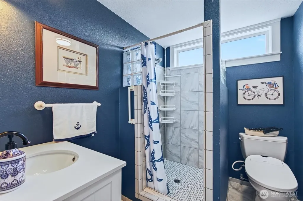 82 E Sunny Sands Road Cathlamet WA 98612