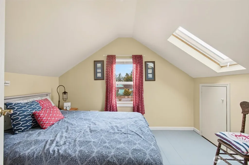82 E Sunny Sands Road Cathlamet WA 98612
