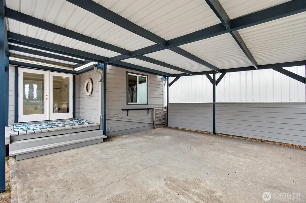82 E Sunny Sands Road Cathlamet WA 98612