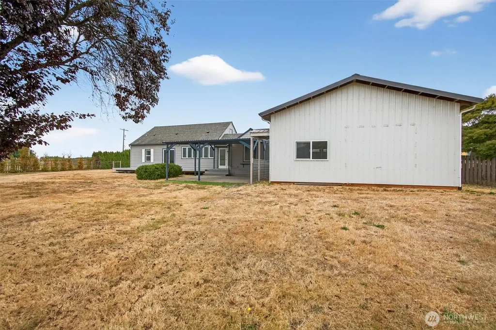 82 E Sunny Sands Road Cathlamet WA 98612