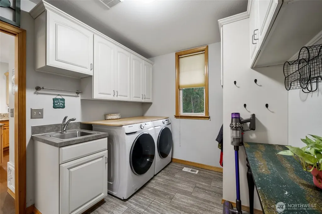 3507 366th Street E Eatonville WA 98328