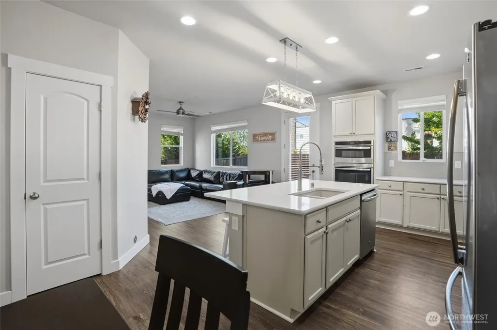 4246 Andasio Loop SE Port Orchard WA 98366