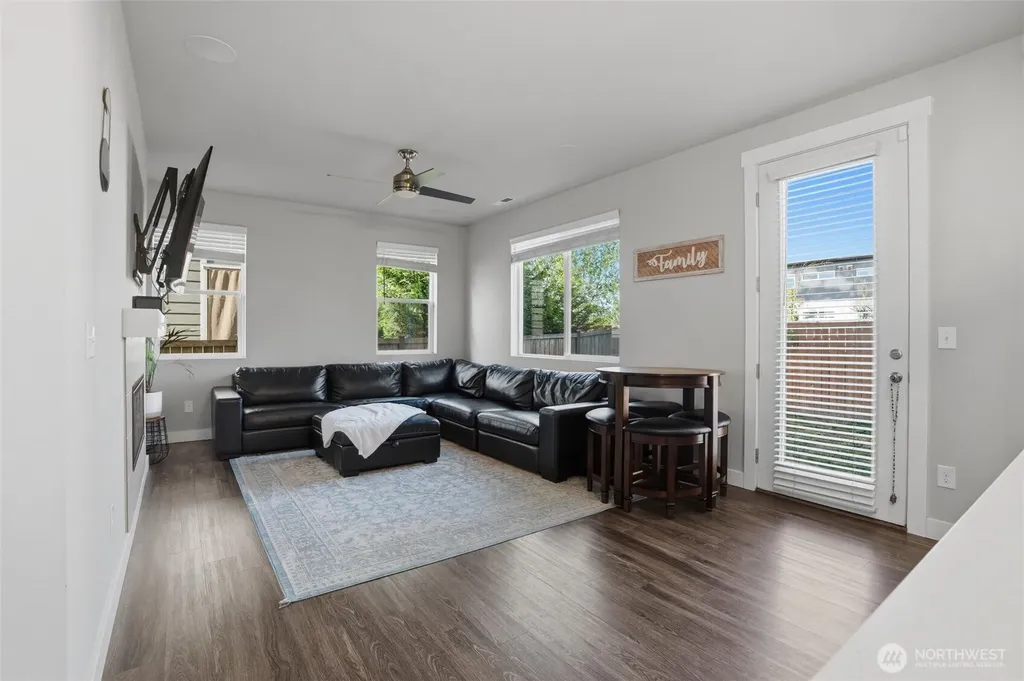 4246 Andasio Loop SE Port Orchard WA 98366