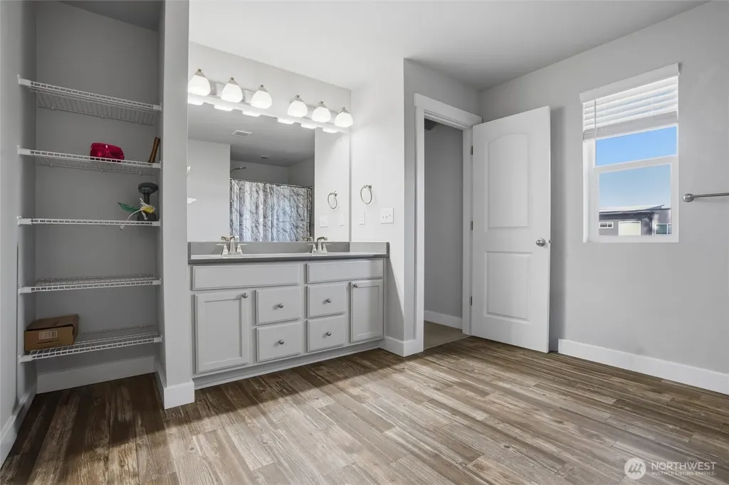 4246 Andasio Loop SE Port Orchard WA 98366