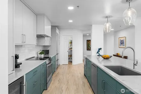 177 107th Avenue NE Bellevue WA 98004