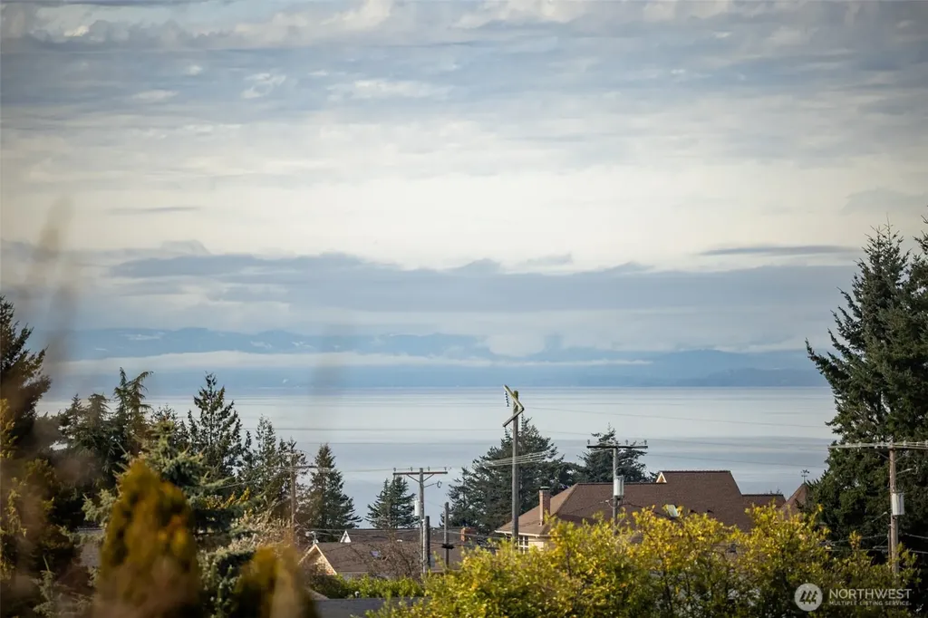 1728 W 6th Street Port Angeles WA 98363