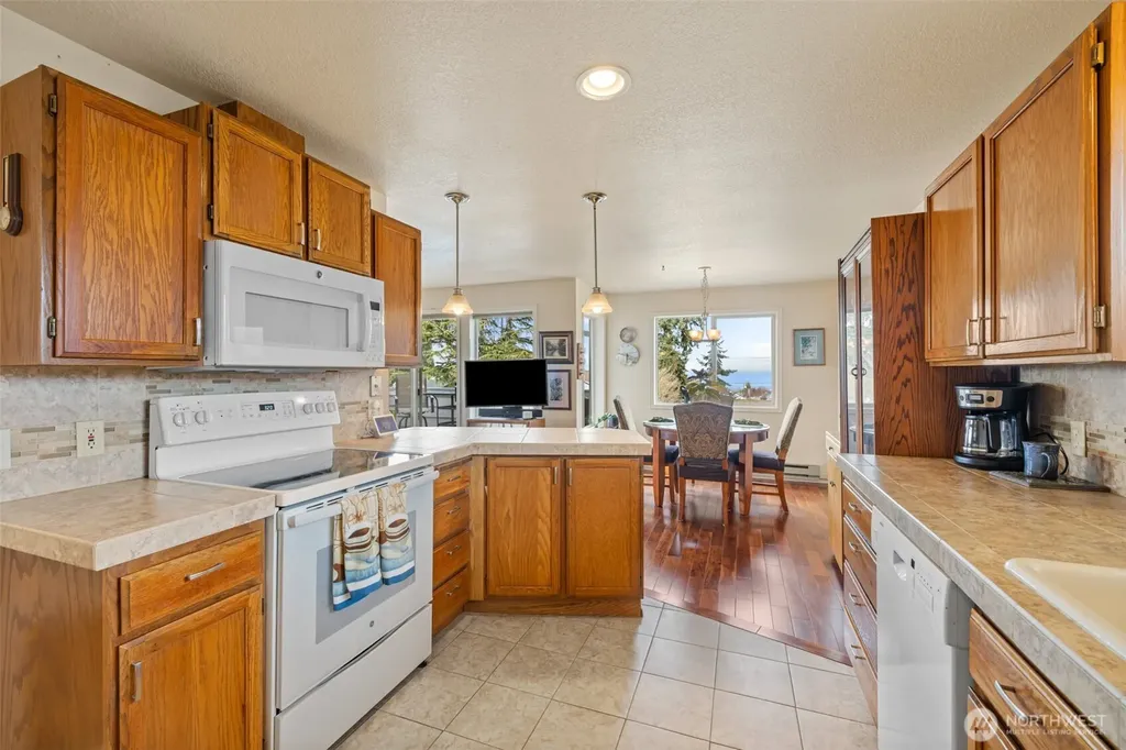 1728 W 6th Street Port Angeles WA 98363
