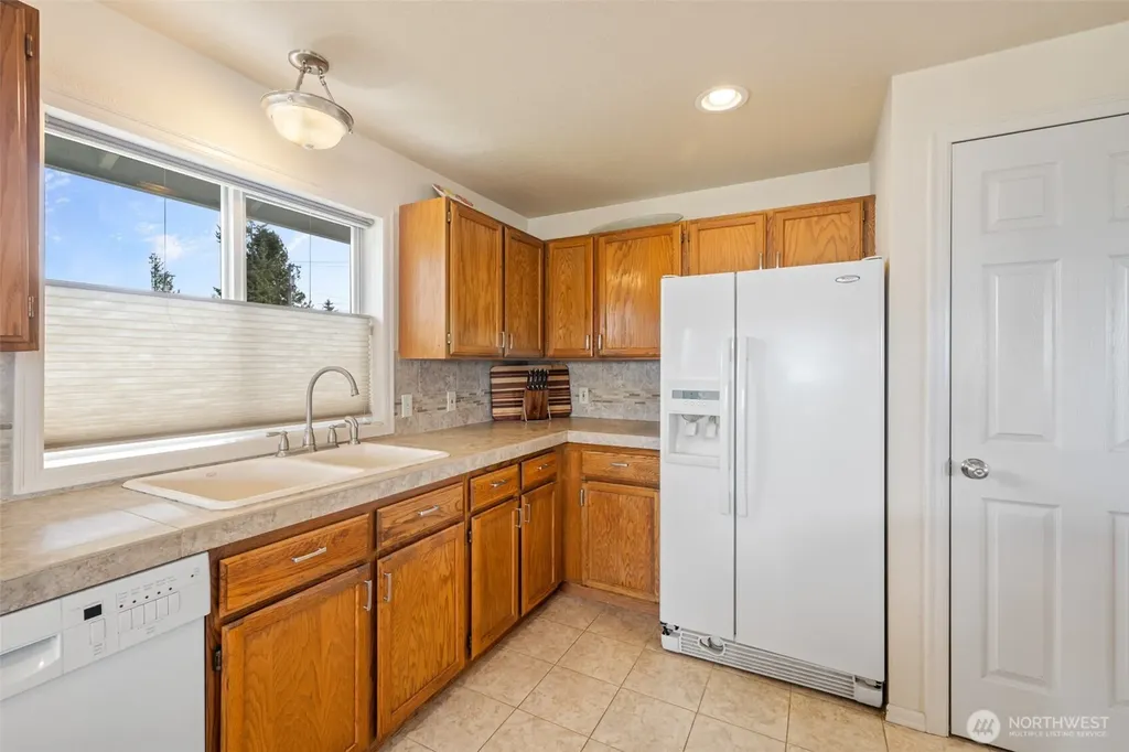 1728 W 6th Street Port Angeles WA 98363