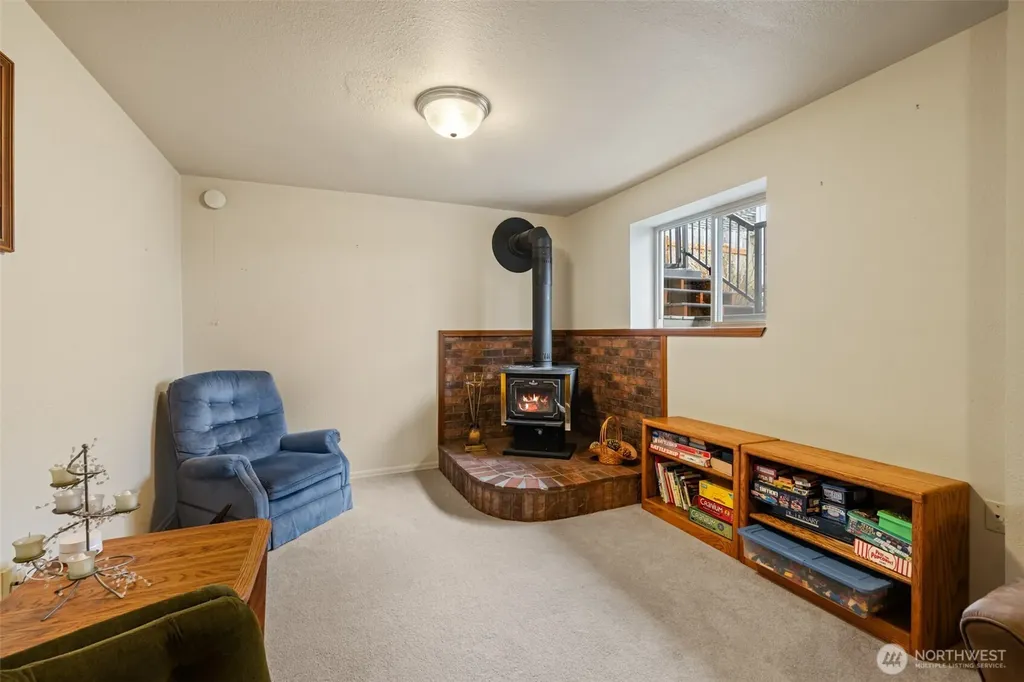 1728 W 6th Street Port Angeles WA 98363