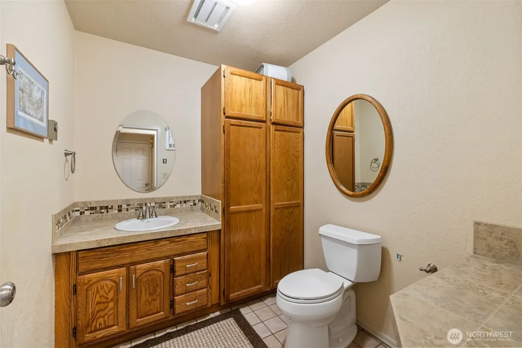 1728 W 6th Street Port Angeles WA 98363