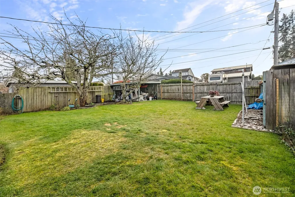 1728 W 6th Street Port Angeles WA 98363