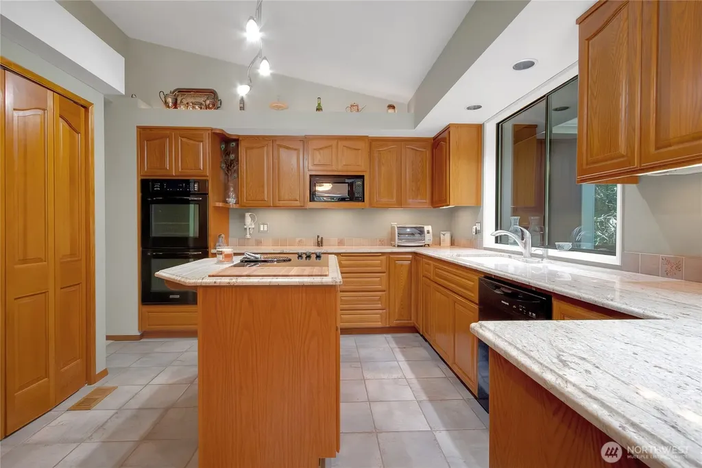 2925 87th Ave Ct E Edgewood WA 98371