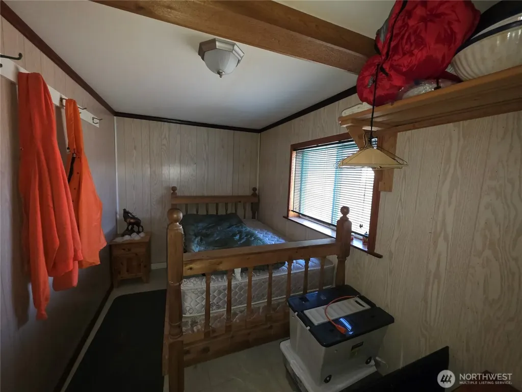 105 Emily Road Oroville WA 98844